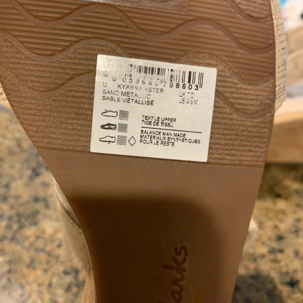 Clarks Collection Women's Cream Wedge Sandals with cork heel. Size 9.5 NWT - Picture 4 of 6